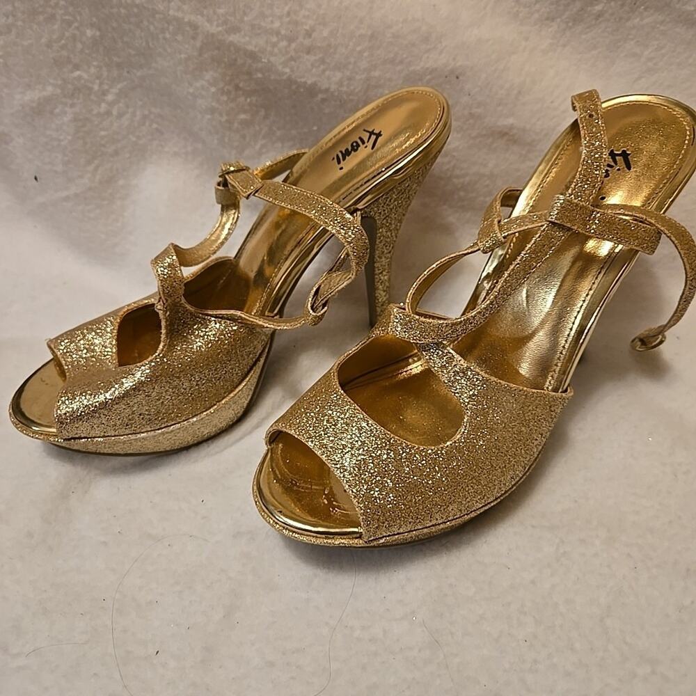 Fioni Gold Heels Size 7 - Picture 2 of 6